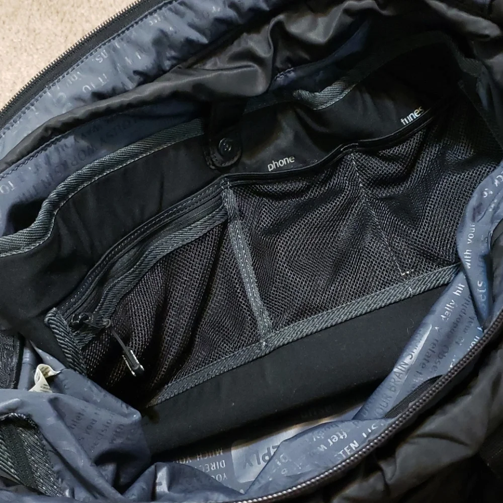 lululemon athletica Black Quilted Shoulder Tote - Picture 12 of 13